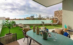 Deluxe 2 Bedrooms With Chillout Terrace